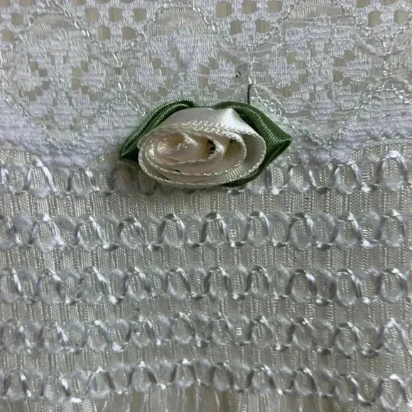 Vintage  Vanity Fair Ivory Nightgown Size Large - Picture 4 of 5